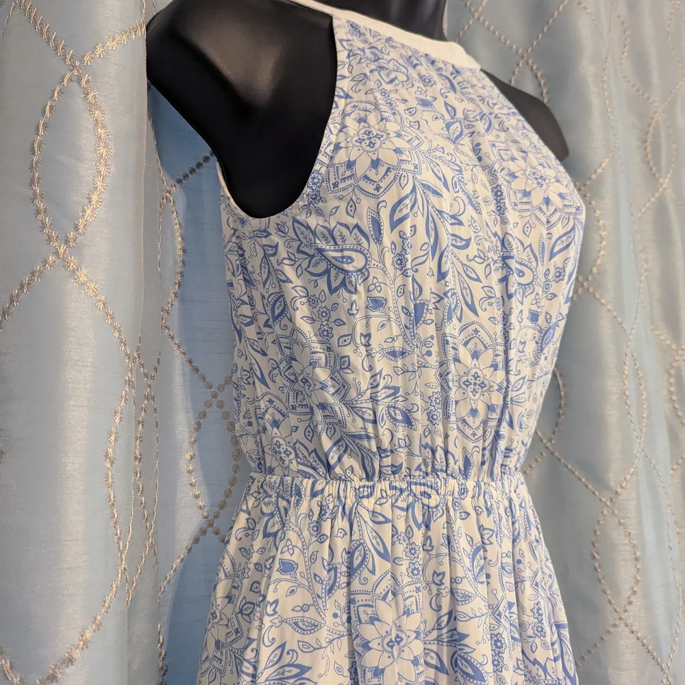 12. Old Navy Blue & White Floral Print Halter Maxi Dress - Picture 3 of 6